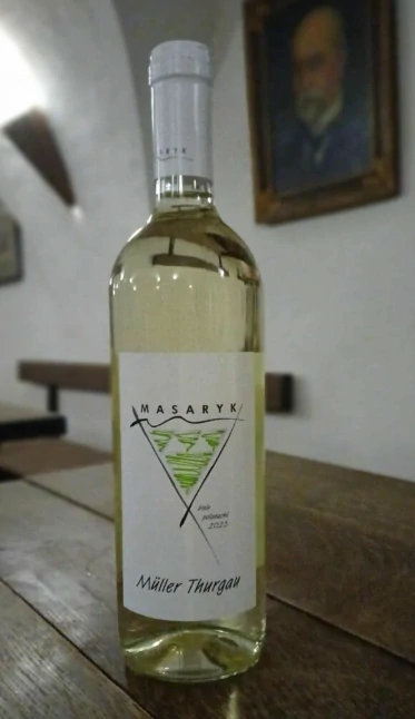 Müller Thurgau, 2025, jakostní, polosuché, Masaryk, 0,75l